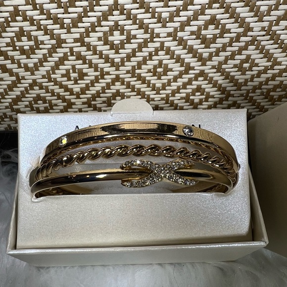 Anne Klein New in Box 3 Three Gold Tone Bracelets Bangles and In Gift Box - Picture 2 of 8
